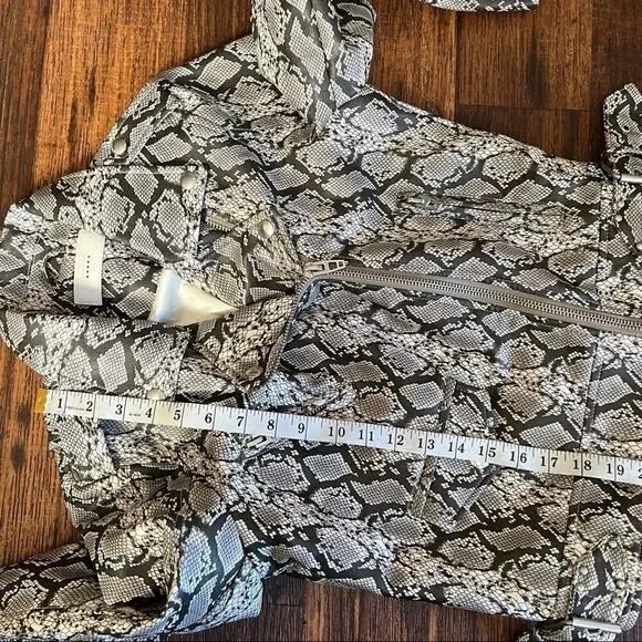 Blank NYC Snake Print Jacket - Gray and Cream - Picture 7 of 7